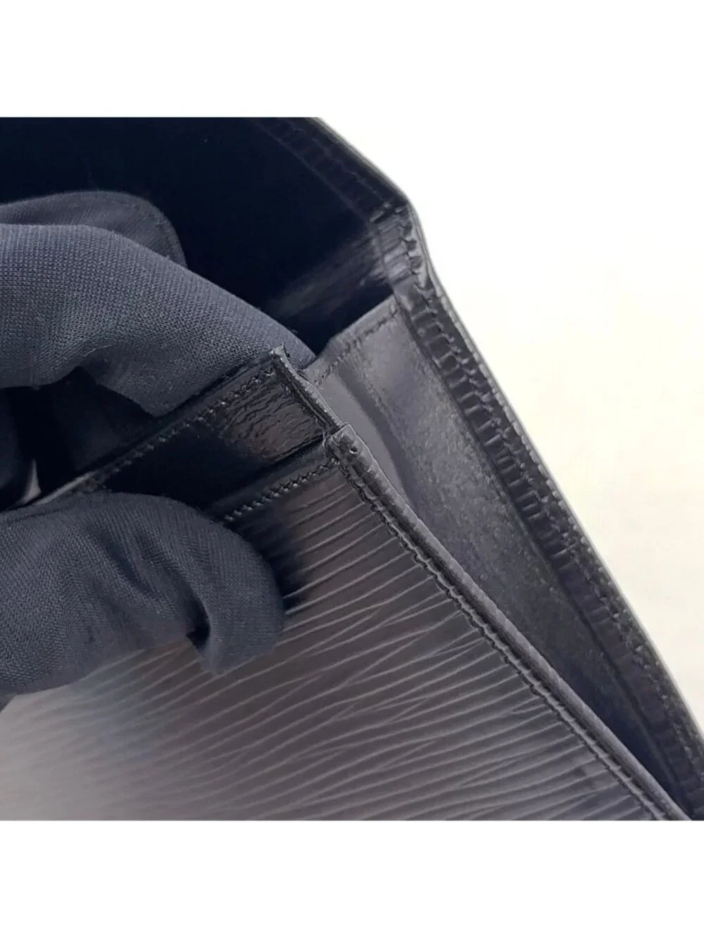 Louis Vuitton Porto en Epi Leather Black Billfold Wallet